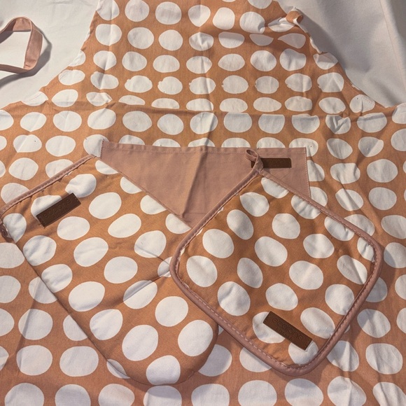 EcoOne Kitchen Set (Apron & Potholders) - Picture 1 of 11